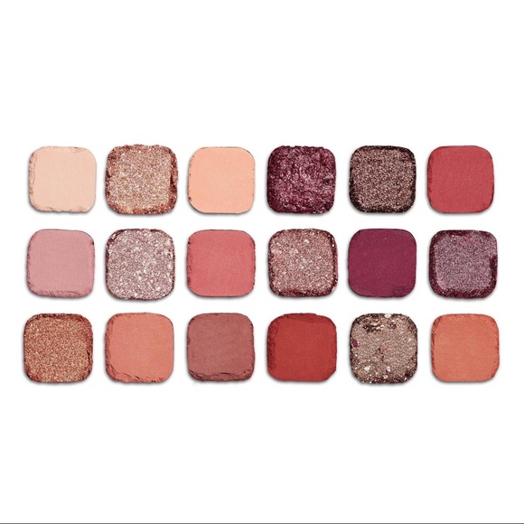 💋NEW IN BOX! REVOLUTION “FOREVER FLAWLESS” EYESHADOW PALETTE - Picture 3 of 4